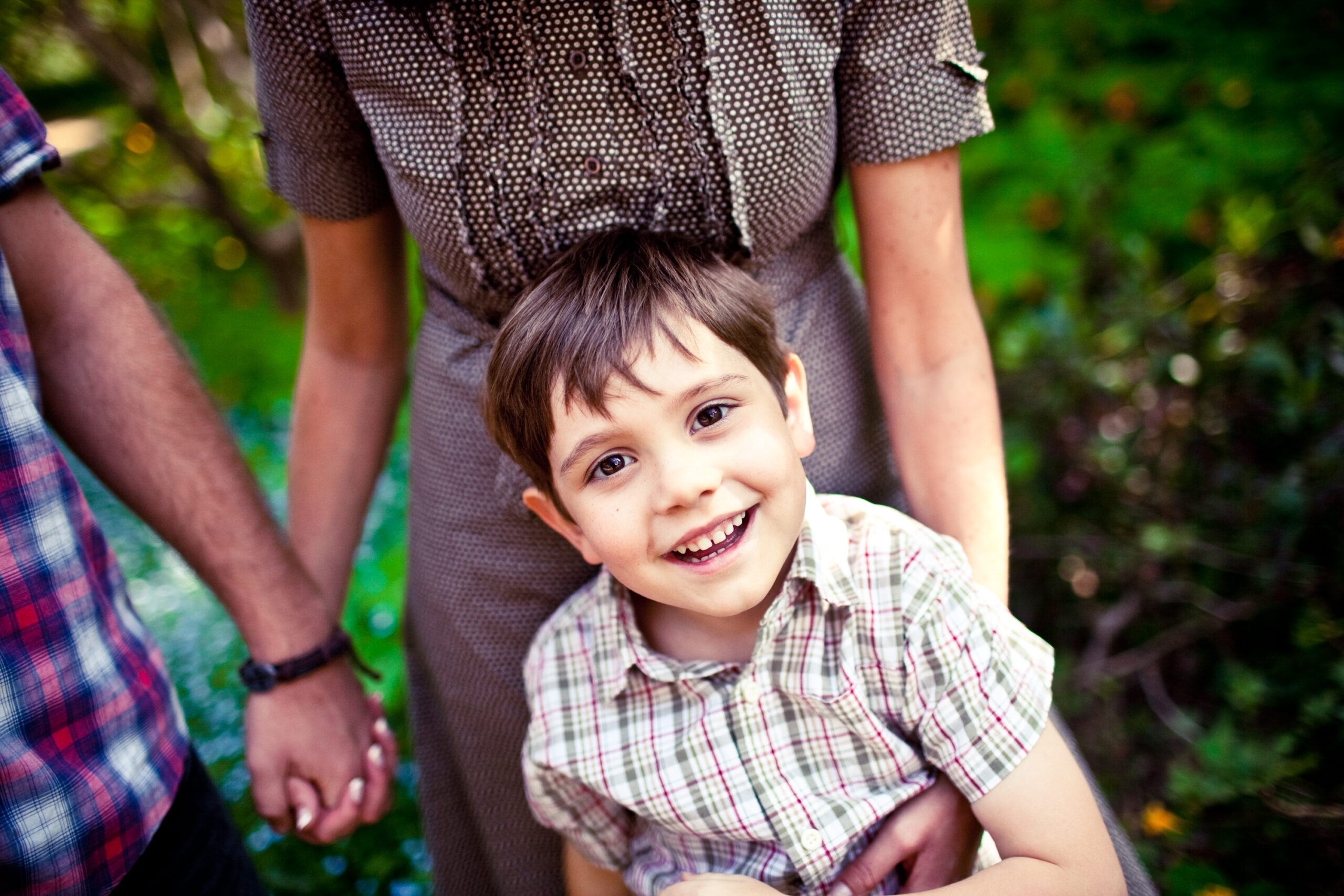 Joey smiling for engagement photo_blog_staciaraelowe.com